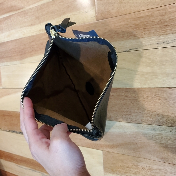 Old Navy Clutch - Picture 5 of 7